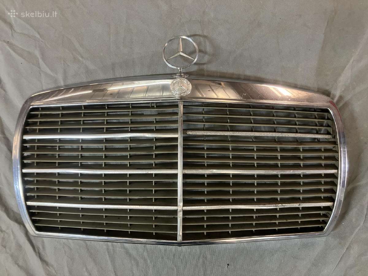 Senų Mercedesų grotelės