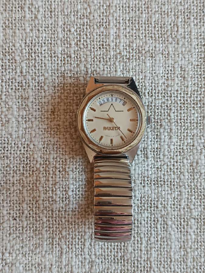 Tarybinis mechaninis laikrodis Raketa