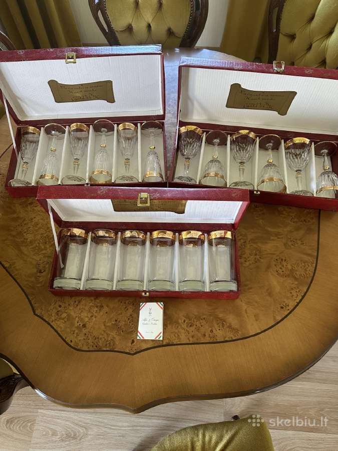Lavarato a mano firmos vintažinės taurės