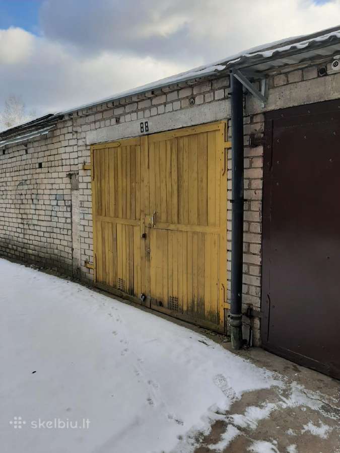 Mūrinis garažas su rūsiu Kairiūkščio g. 13