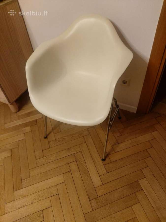 Charles ir Ray Eames kėdė