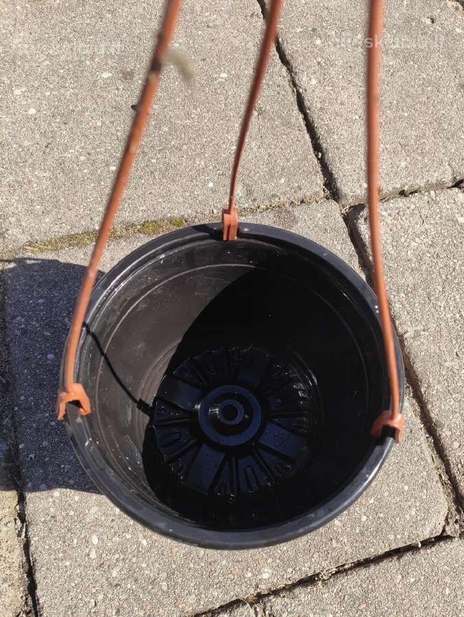 Plastikinis vazonas .Aukštis iki kabliuko 45cm - nuotraukos Nr. 2