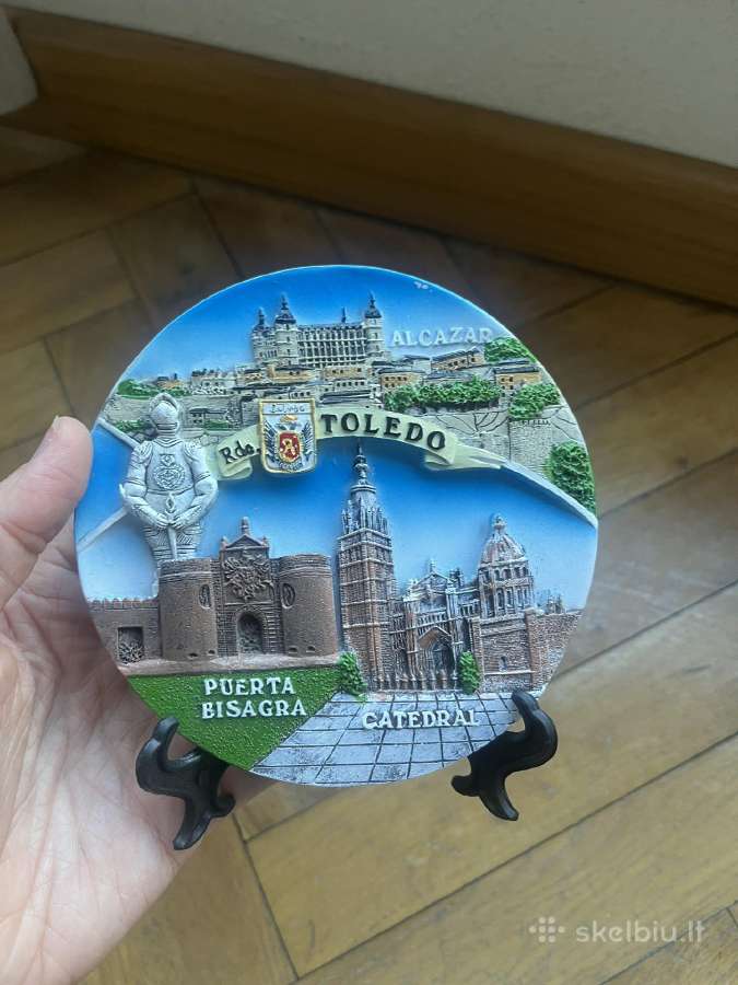 Toledo kolekcinė lėkštutė su stoveliu