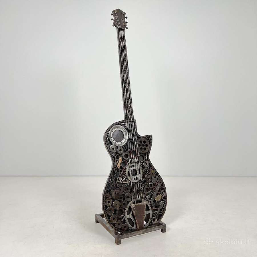 Metalinė steampunk stiliaus gitaros skulptūra - nuotraukos Nr. 2