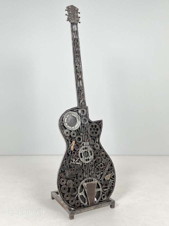 Metalinė steampunk stiliaus gitaros skulptūra - nuotraukos Nr. 3
