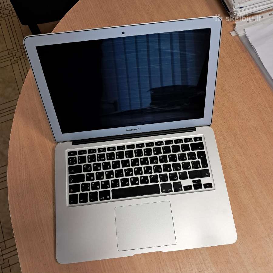 Nešiojamas veikiantis kompiuteris Apple