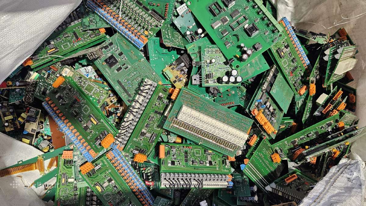 Brangiai superkame elektronikos plokštes, metalus - nuotraukos Nr. 3