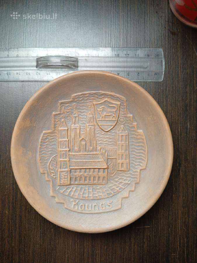 Pakabinama lekštė Kaunas