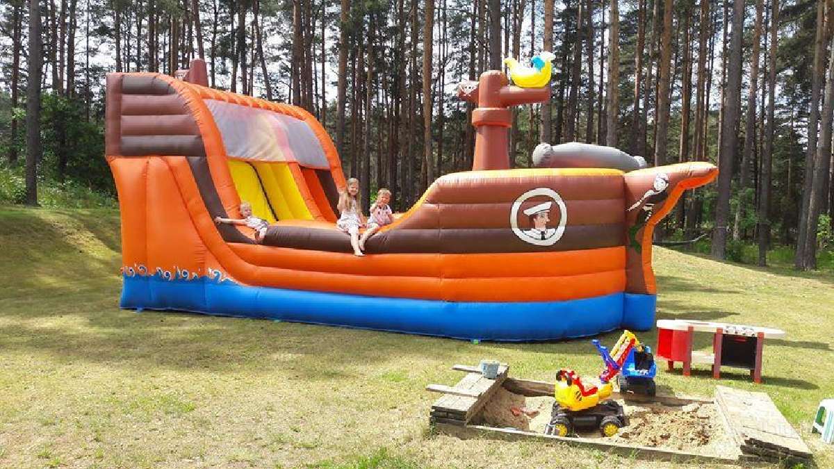 Pripučiami batutai batutu nuoma renginiams Kaunas