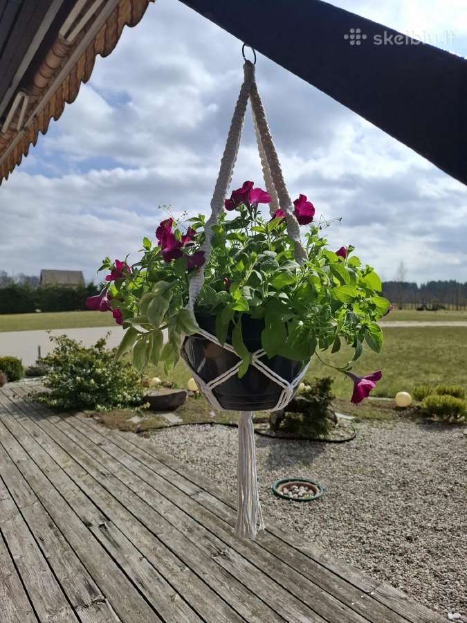 Macrame gėlių laikikliai