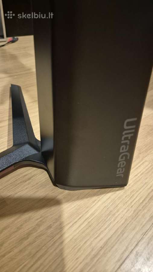 LG ultragear monotoriaus stovas vesa mount