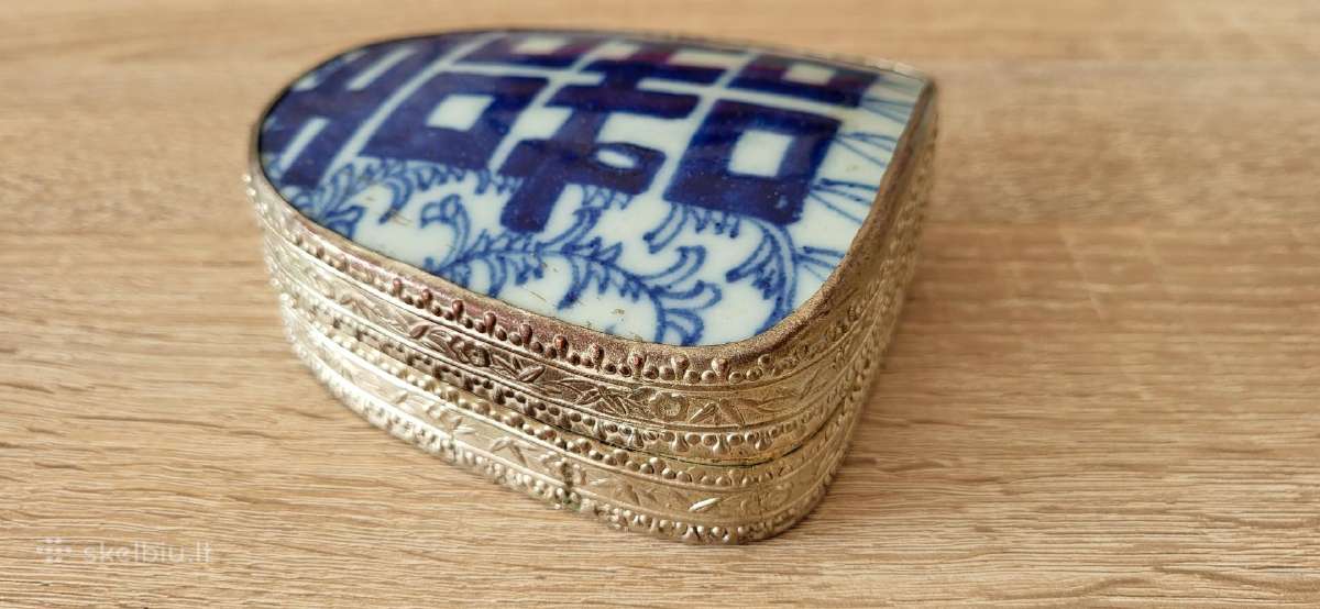 Dėžutė su Mingų arba Čingų dinastijos porceliano - nuotraukos Nr. 9