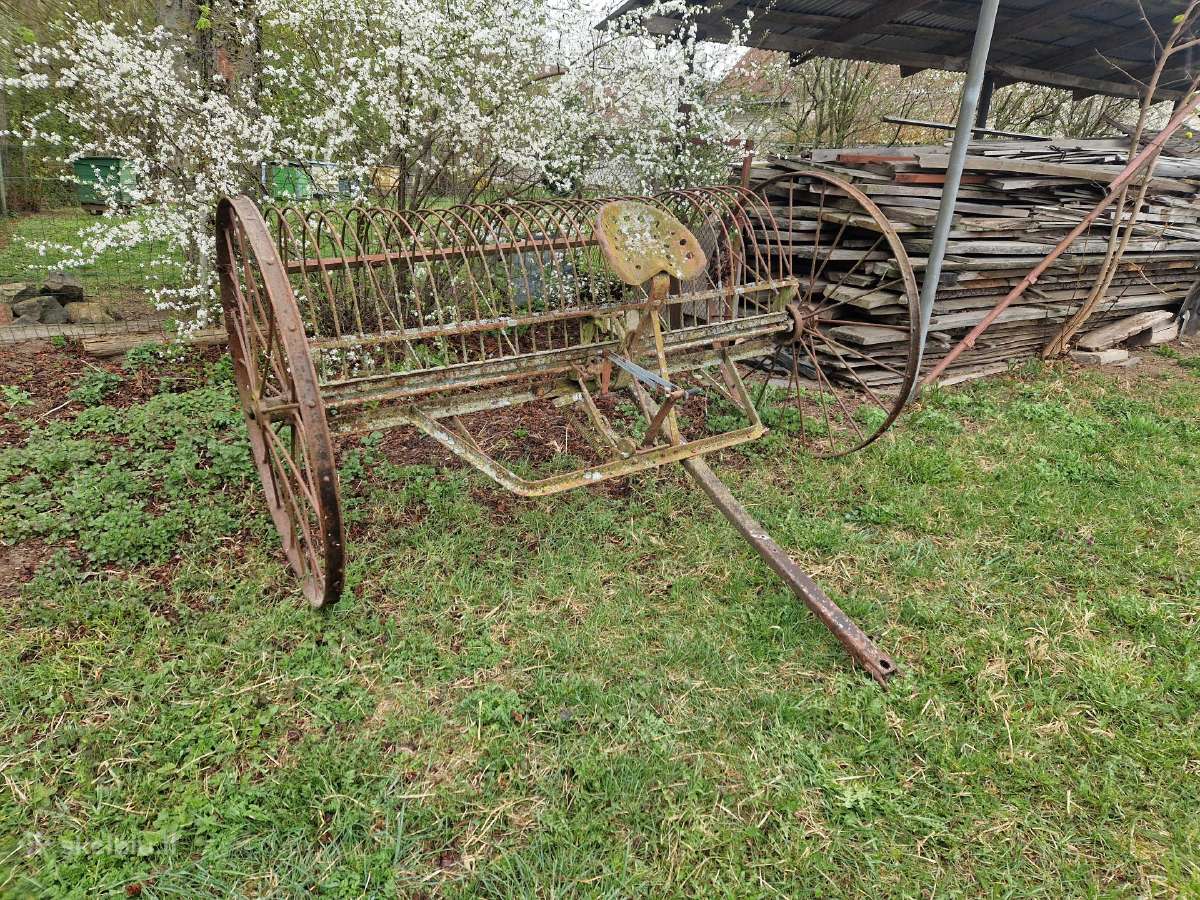 Grėbelka senovine, nesupuvus pilnai veikianti