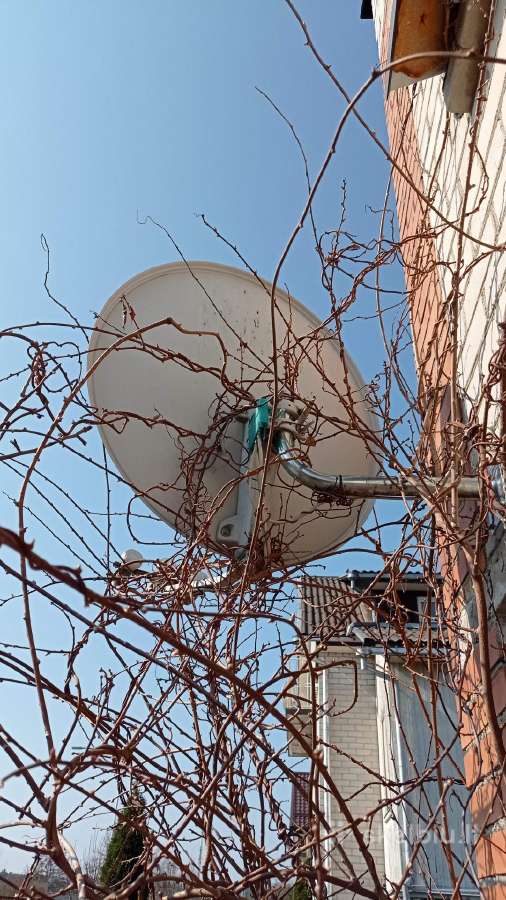 Satelitinė antena su 3 galvutėm bei tvirtinimu - nuotraukos Nr. 2