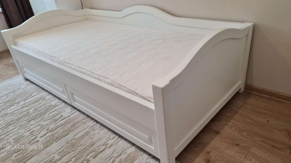 Lova vaikams su ćiuźiniu