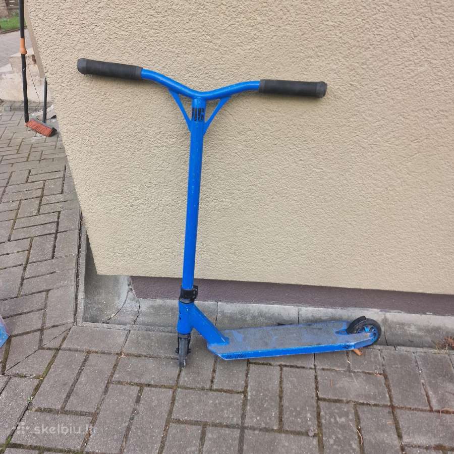 Paspirtukas triukams mėlynas