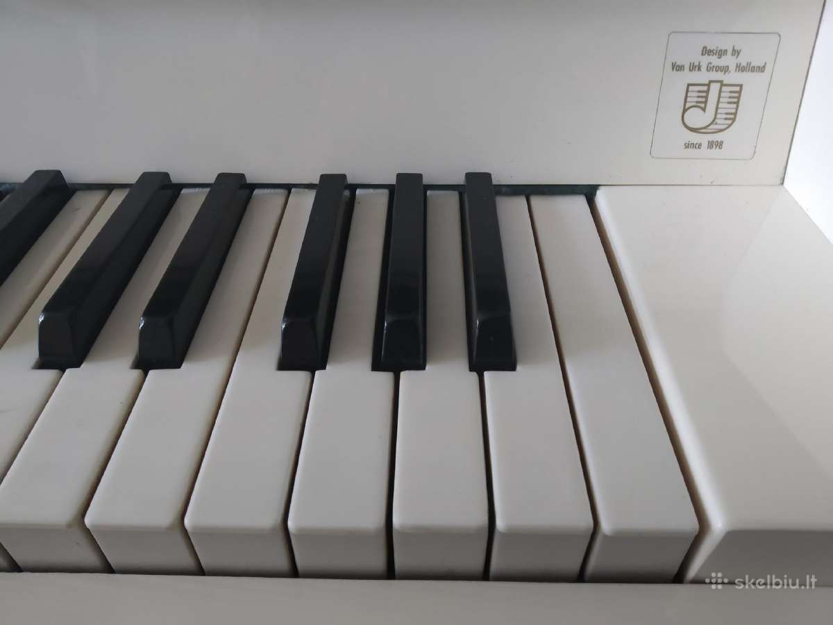 Balti pianinai - nuotraukos Nr. 14