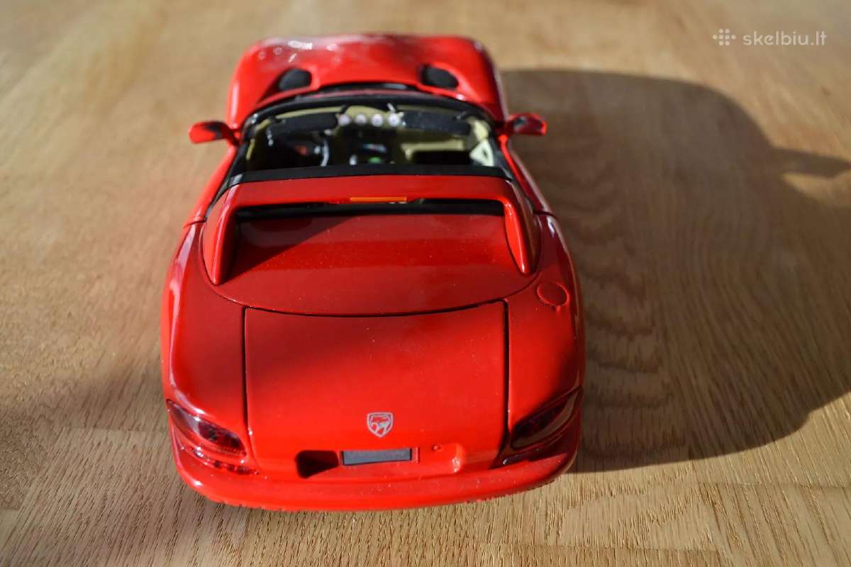 Dodge Viper Rt10 modeliukas 1:18 atsidaro dalys - nuotraukos Nr. 3