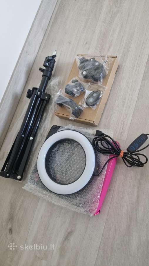 Foto LED apšvietimas su stovu