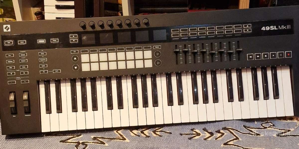 Novation 49sl MkIII midi