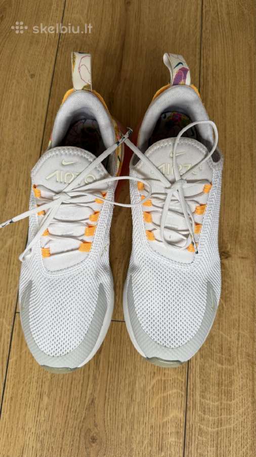 Batai Nike 40