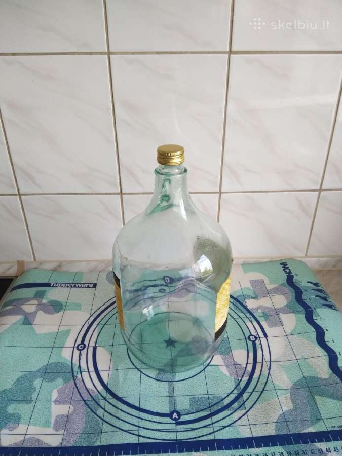 Stiklinis 5-litru butelis.