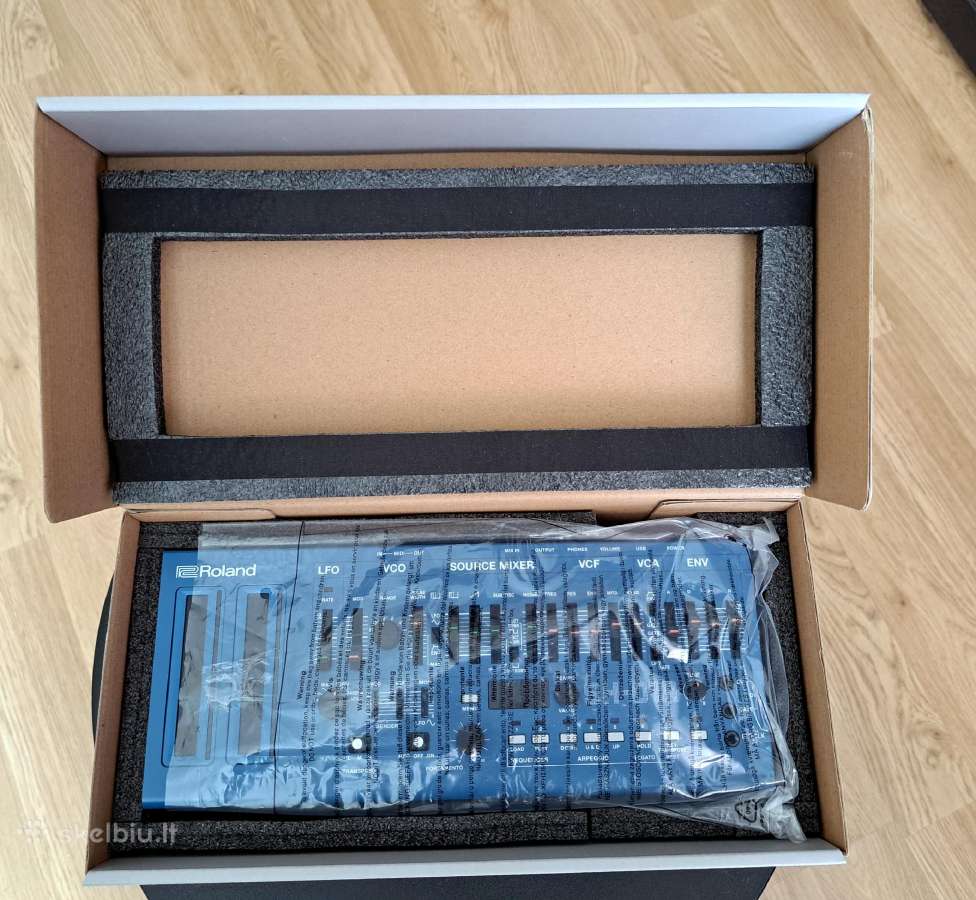 Roland Sh-01a Boutique + Km-25 klaviatūra.