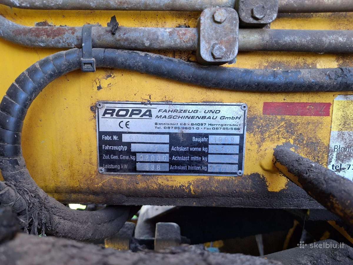 Kombainas Ropa Tiger ardomas dalimis - nuotraukos Nr. 10