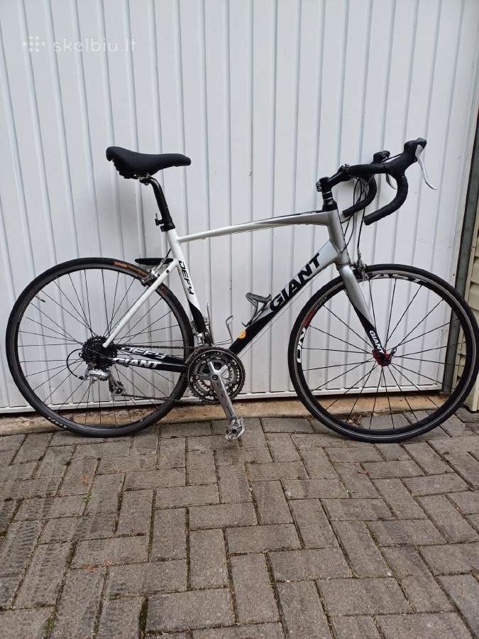 Giant Defy 4