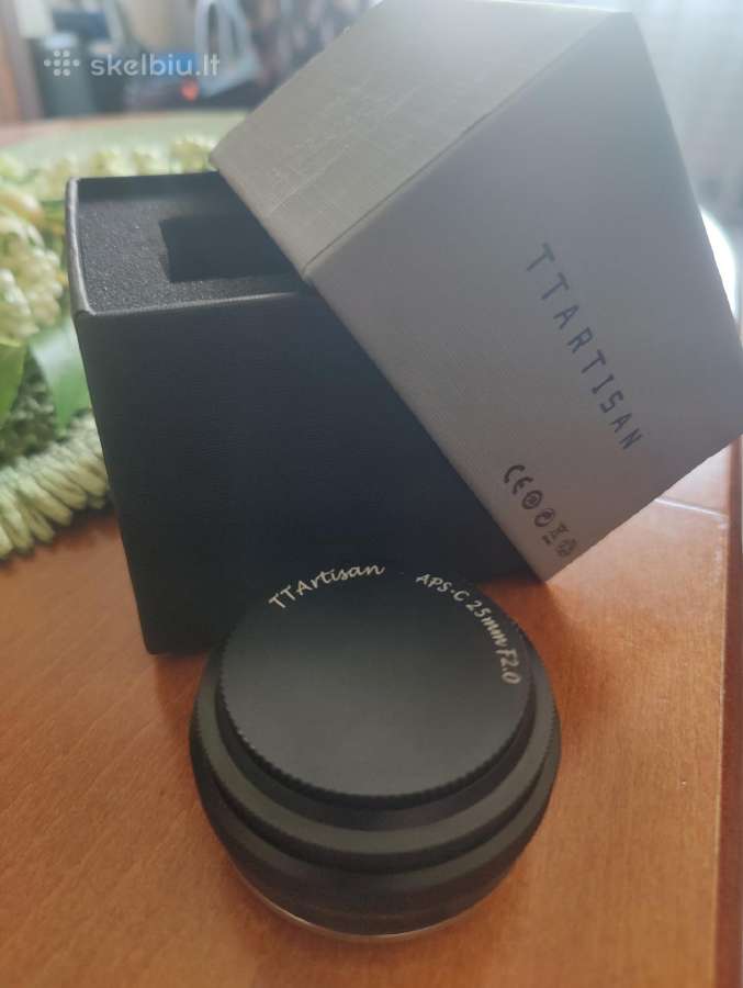 Ttartisan 25mm f2 sony e objektyvas nepilno kadrui