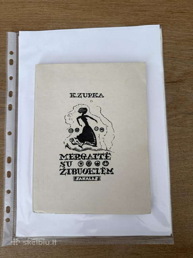 Mergaitė su žibuoklėm 1938 m.