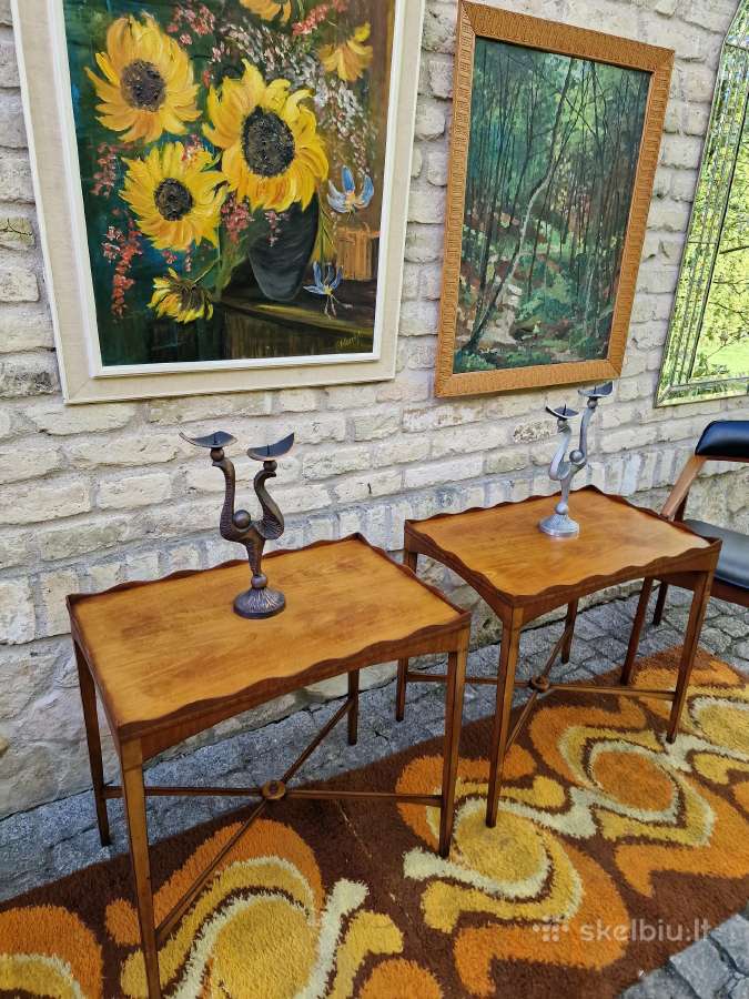 Vintažiniai šilkmedžio konsoliniai staliukai