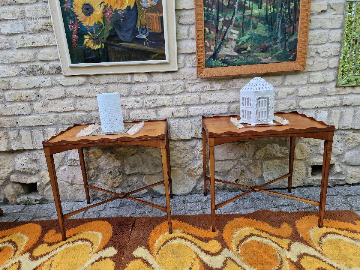Vintažiniai šilkmedžio konsoliniai staliukai - nuotraukos Nr. 23