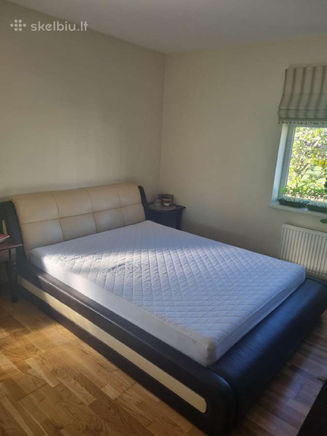 Dvigulė natūralios odos lova 160x200 be čiužinio