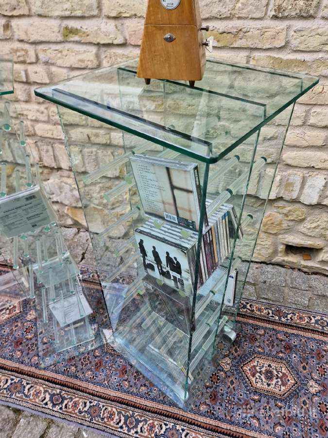 Vintažinės poliakrilo/stiklo CD lentynos - nuotraukos Nr. 3