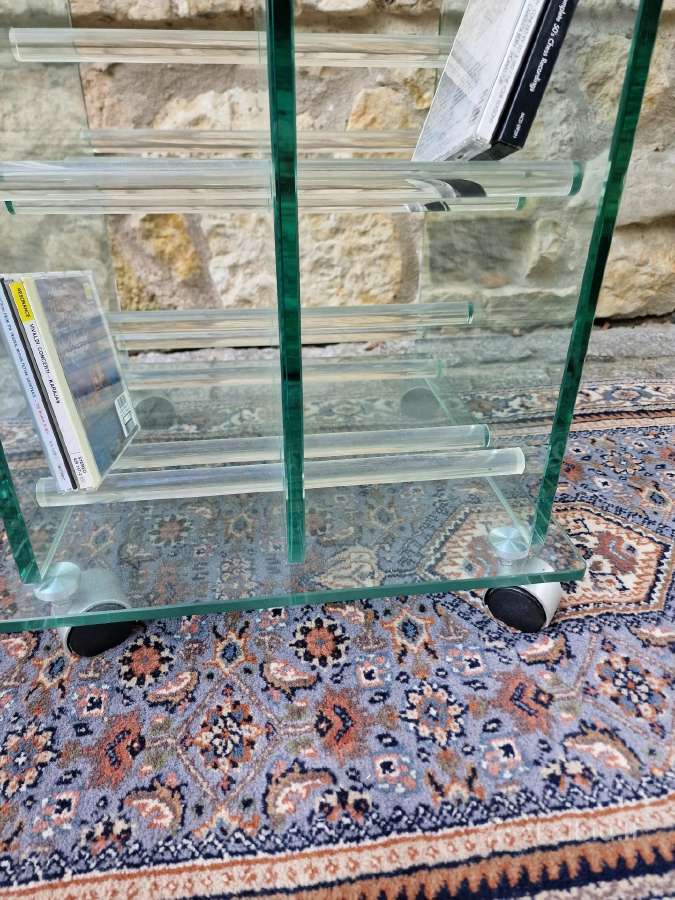 Vintažinės poliakrilo/stiklo CD lentynos - nuotraukos Nr. 16