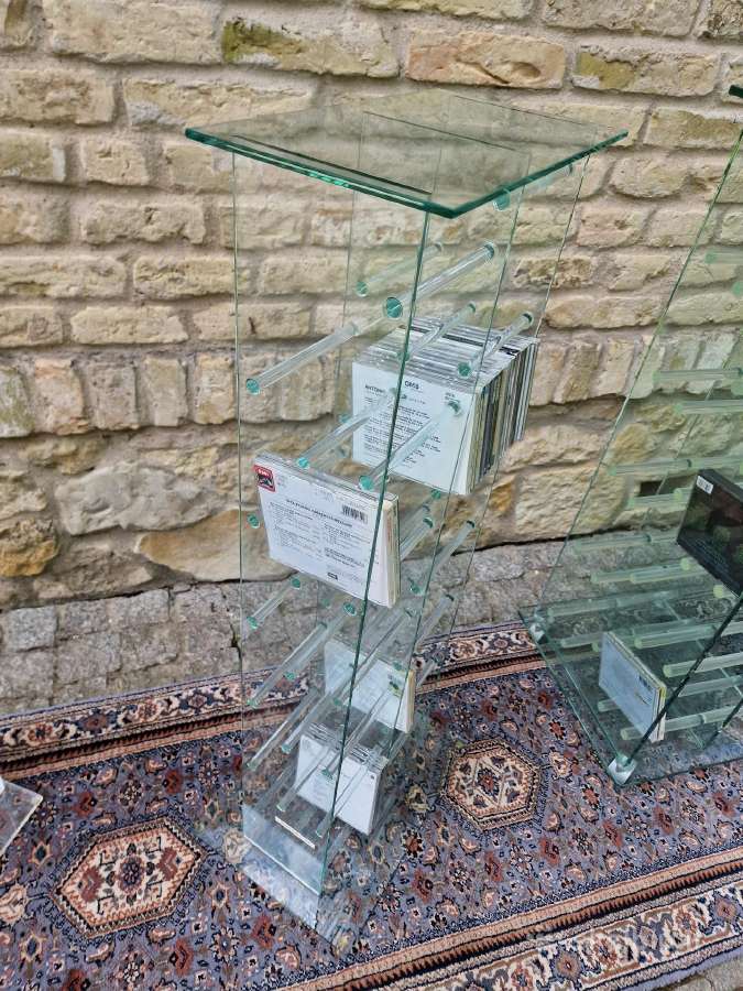 Vintažinės poliakrilo/stiklo CD lentynos - nuotraukos Nr. 19