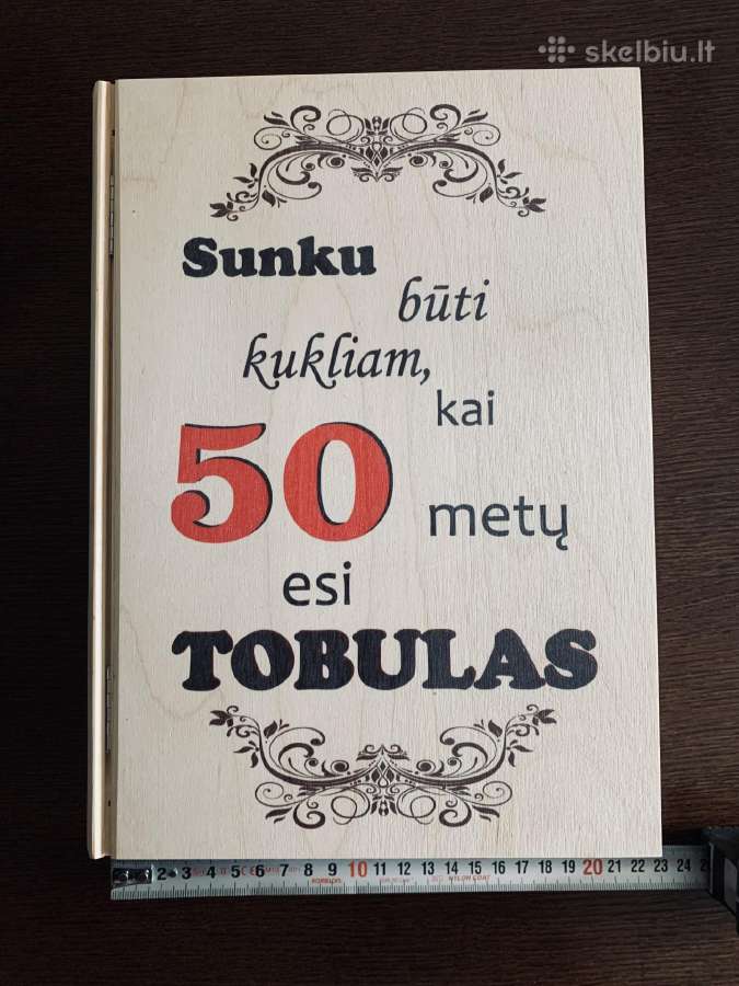 Natūralios spalvos medinė dovanų dėžutė