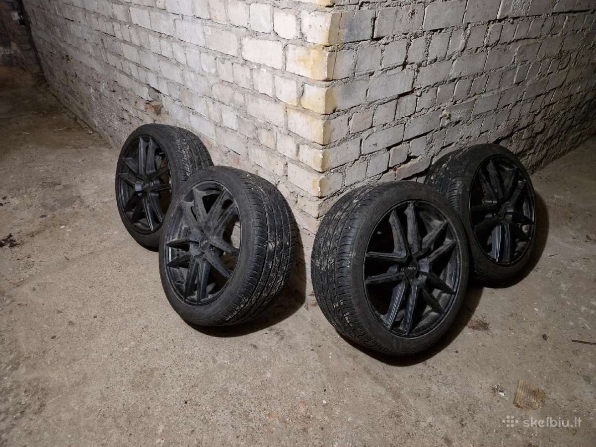 R18 ratlankiai su apinaujom padangom