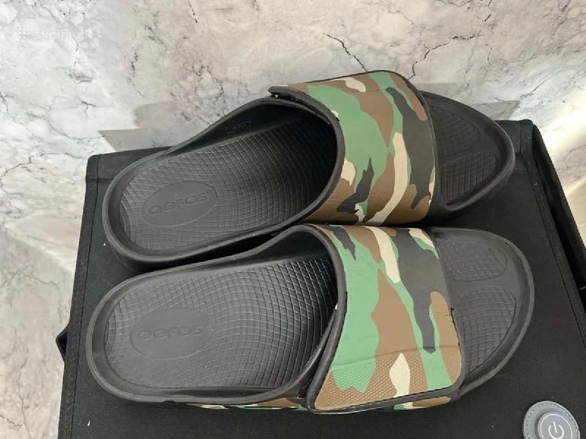 Oofos naujos šlepetes 45-46 dydis