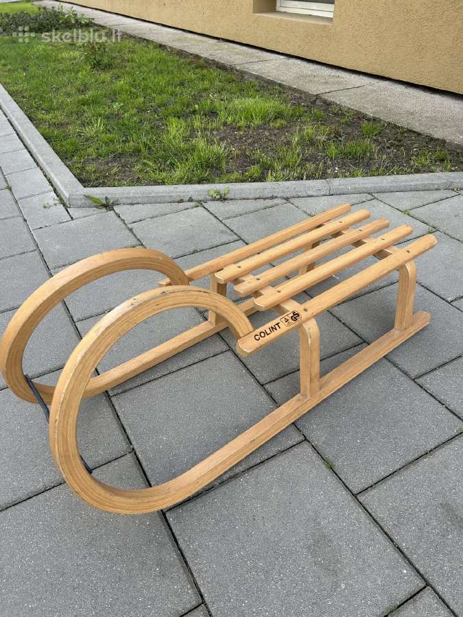 Medinės vaikiškos rogės