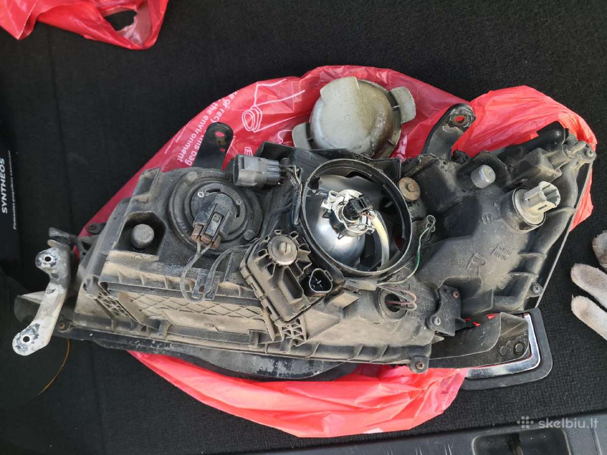 Subaru Outback 2004m.(3 kartos) priekinis žibintas - nuotraukos Nr. 3