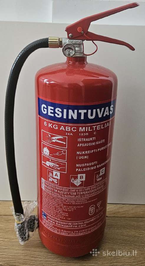 Gesintuvas miltelinis su manometru 6kg.