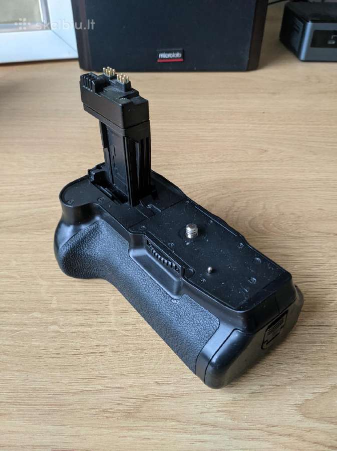 Meike Mk-550d battery grip