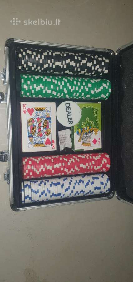 Pokerio žetonai su lagaminu