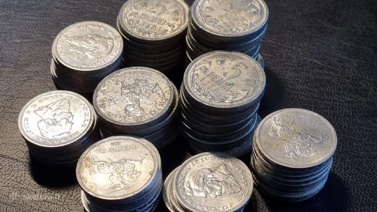 Nupirkciau didesni kieki sidabriniu monetu