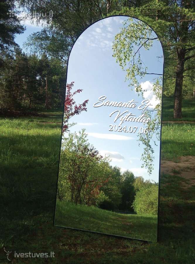 Šviečiančios raidės, šampano piramidė, žemas rūkas - nuotraukos Nr. 7