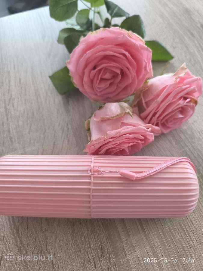 Dėtuvė dantų šepetėliams