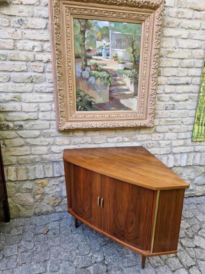 Vintažinė mid century riešuto kampinė spintelė - nuotraukos Nr. 7