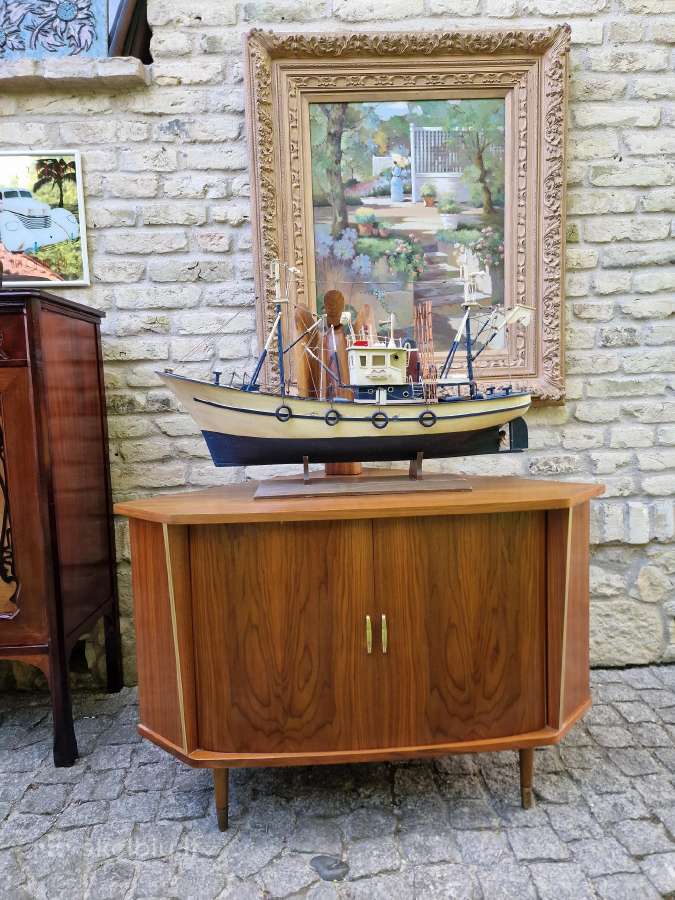 Vintažinė mid century riešuto kampinė spintelė - nuotraukos Nr. 8